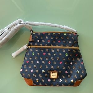 Dooney & Bourke Gretta Novelty
💕 Crossbody Letter Carrier 🧁
